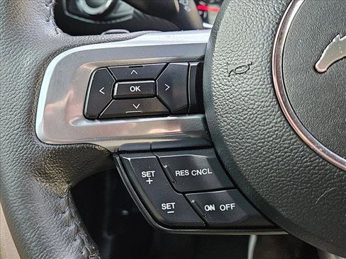 Used 2015 Ford Mustang Coupe RWD image 26