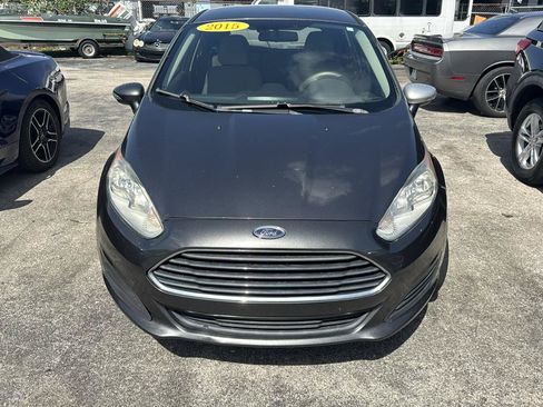 Used 2015 Ford Fiesta SE FWD image 2