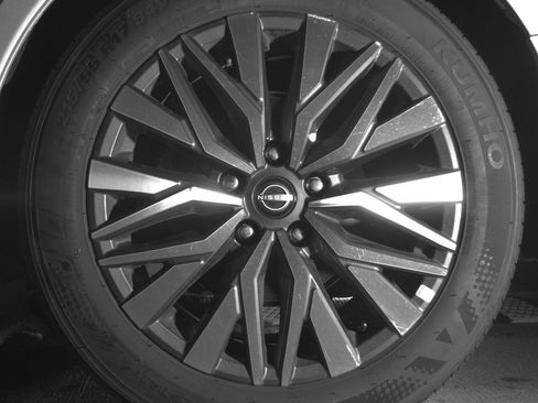 Used 2025 Nissan Altima 2.5 SV image 14