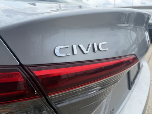 Used 2023 Honda Civic Sport image 9