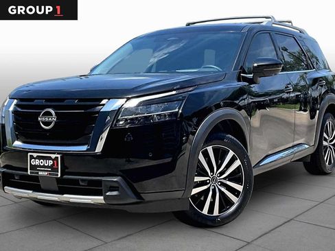 Certified 2023 Nissan Pathfinder Platinum FWD image 1