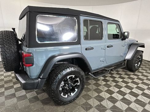 Used 2024 Jeep Wrangler Unlimited Rubicon 4xe w/ Capability Package AWD/4WD image 3