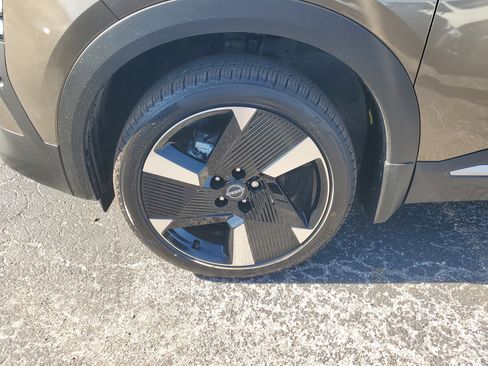 New 2026 Nissan Kicks SR w/ SR Premium Package AWD/4WD image 4