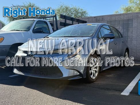 Used 2021 Toyota Corolla LE FWD image 1