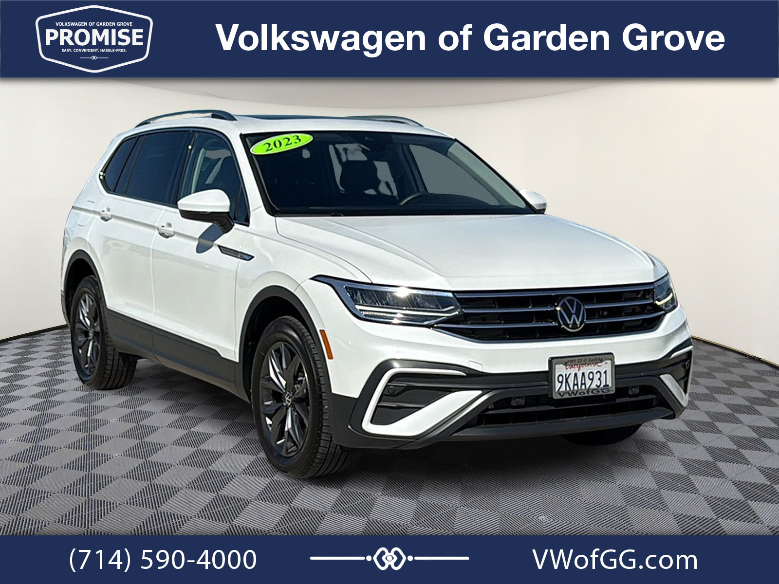 Used 2023 Volkswagen Tiguan SE FWD image 2