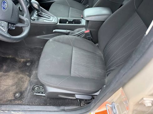 Used 2017 Ford Focus SE FWD image 11