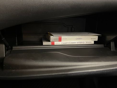 Certified 2020 Toyota Camry SE FWD image 24