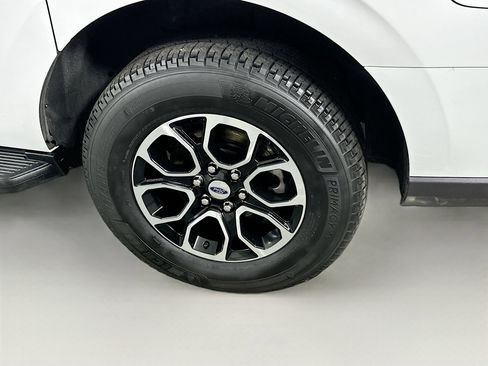 Used 2024 Ford Expedition Max XLT image 11