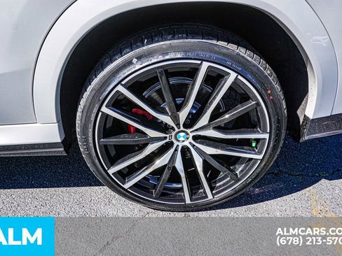 Used 2022 BMW X6 xDrive40i w/ M Sport Package image 18