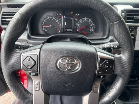 Used 2022 Toyota 4Runner SR5 Premium w/ Moonroof Package RWD image 16
