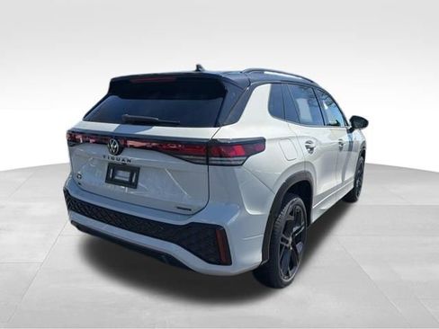 New 2026 Volkswagen Tiguan SE R-Line image 7