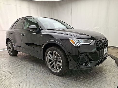 New 2025 Audi Q3 2.0T Premium image 2