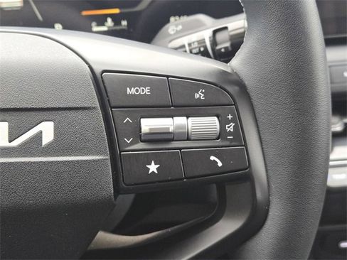 Certified 2025 Kia K4 EX image 23