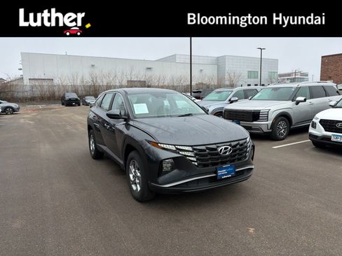 Used 2023 Hyundai Tucson SE image 1