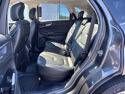Used 2017 Ford Edge Titanium w/ Equipment Group 301A FWD image 32
