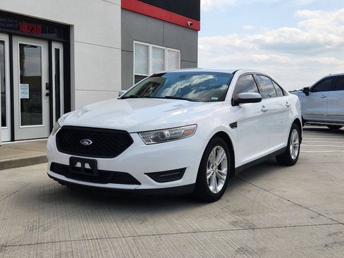 Used 2014 Ford Taurus SEL w/ Equipment Group 201A FWD image 2