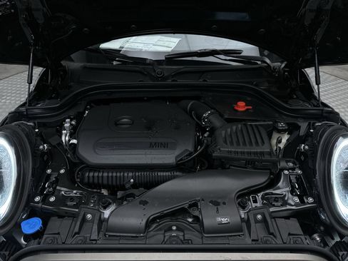 Certified 2024 MINI Cooper S w/ MINI Resolute Edition image 30