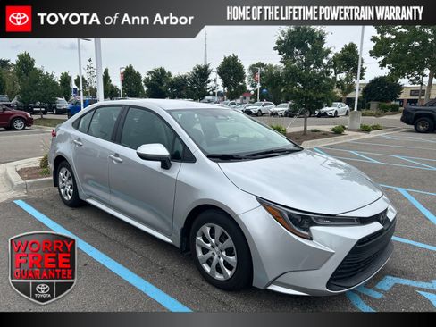 Used 2025 Toyota Corolla LE FWD image 1