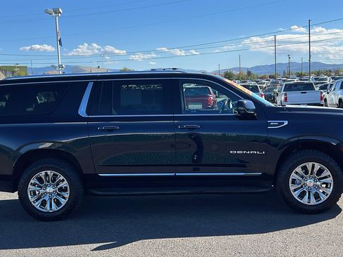 Certified 2022 GMC Yukon XL Denali image 4