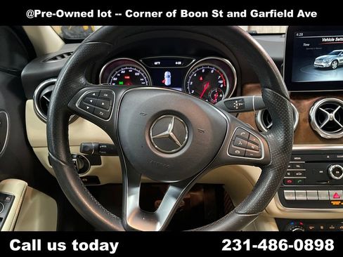 Used 2018 Mercedes-Benz GLA 250 4MATIC image 14