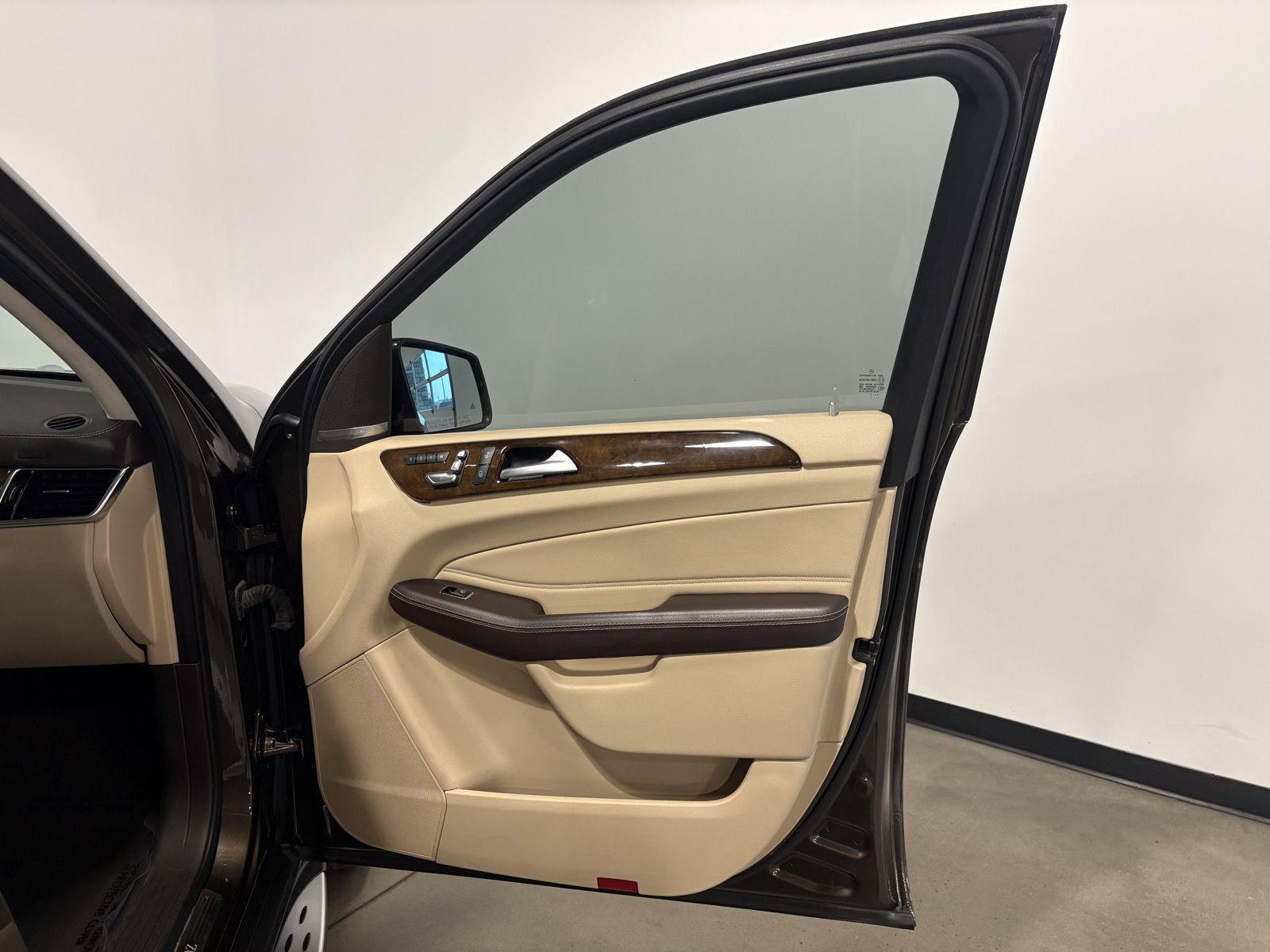 Used 2017 Mercedes-Benz GLS 450 4MATIC image 43