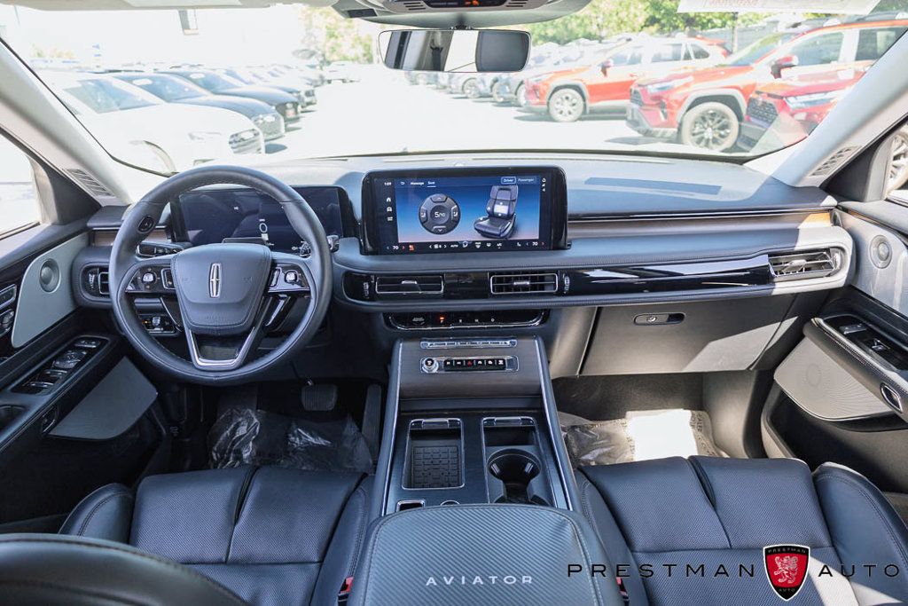 Used 2025 Lincoln Aviator Reserve w/ Equipment Group 201A AWD/4WD image 39