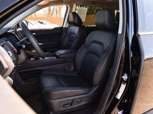 Certified 2025 Nissan Pathfinder SL w/ SL Premium Package image 23