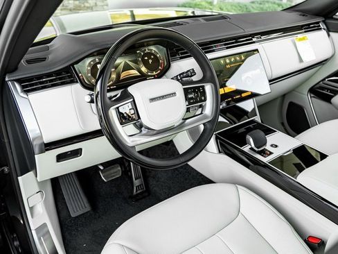 New 2026 Land Rover Range Rover Autobiography image 17