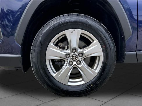 Used 2024 Toyota RAV4 XLE FWD image 11