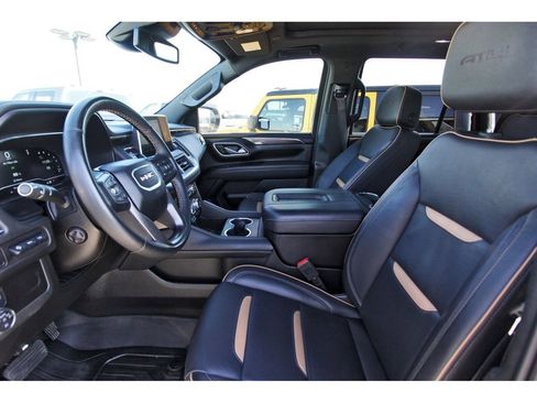 Used 2024 GMC Yukon AT4 w/ Technology Package image 6