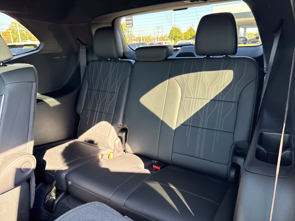 Used 2025 Buick Enclave Avenir w/ Super Cruise Package AWD/4WD image 10