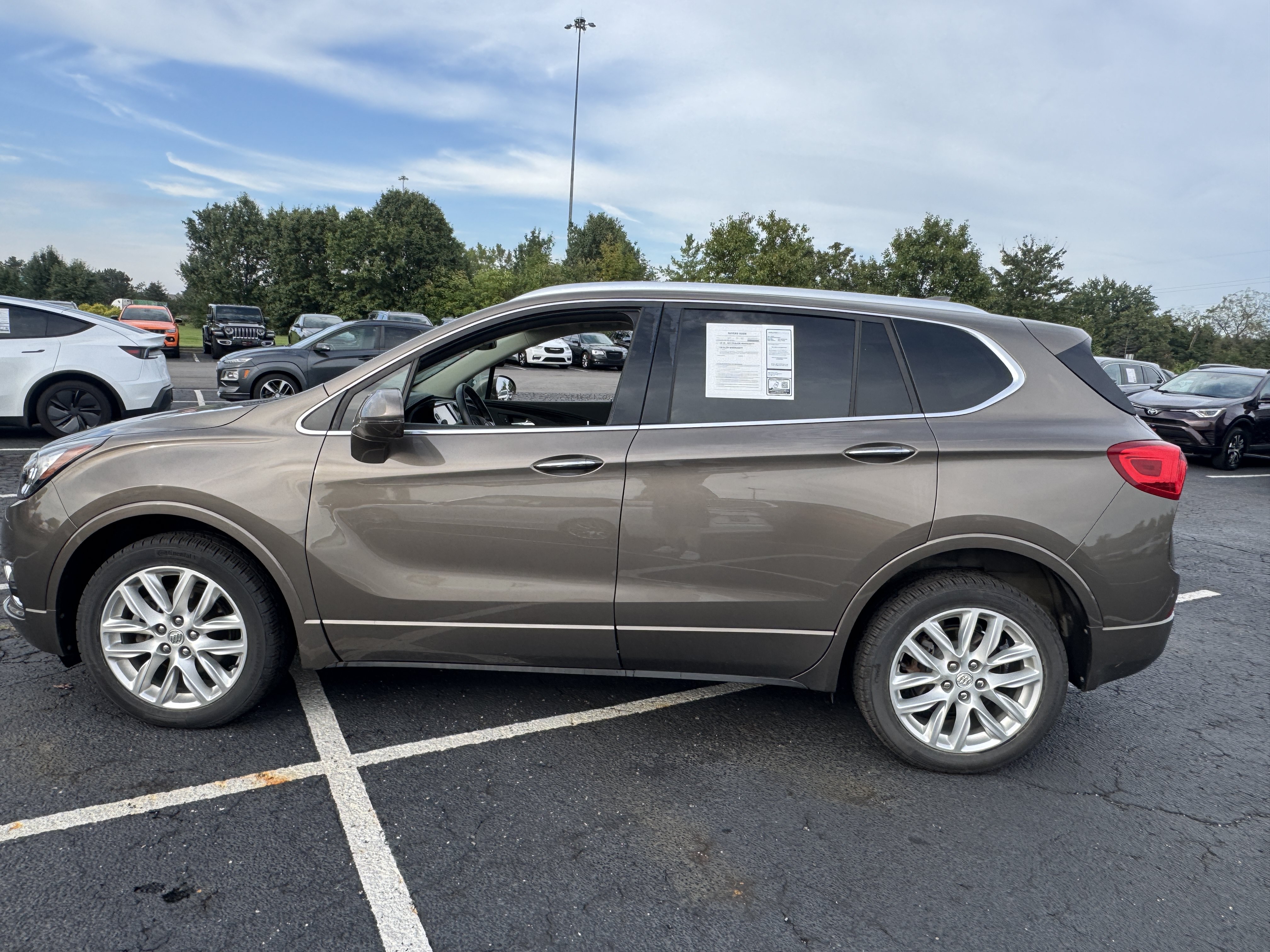 Used 2019 Buick Envision Premium AWD/4WD image 10