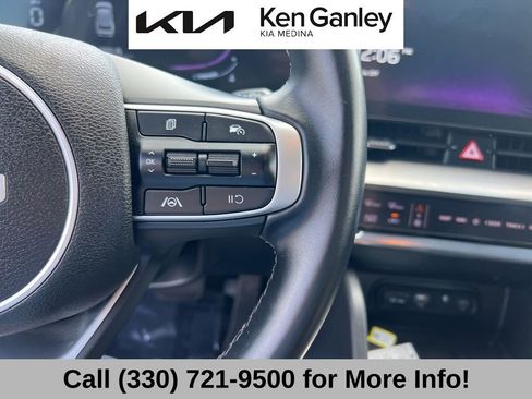 Used 2024 Kia Sportage EX FWD image 32
