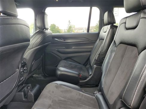 Certified 2023 Jeep Grand Cherokee L Laredo image 9