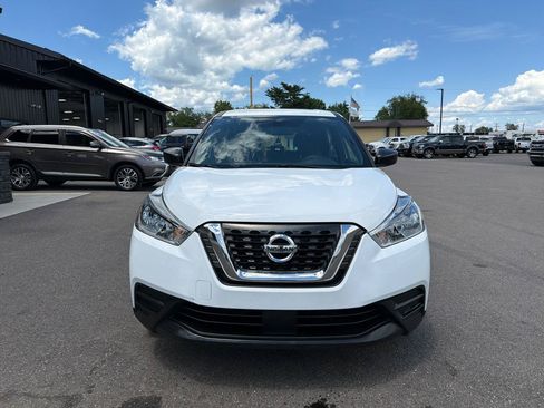 Used 2020 Nissan Kicks S FWD image 2