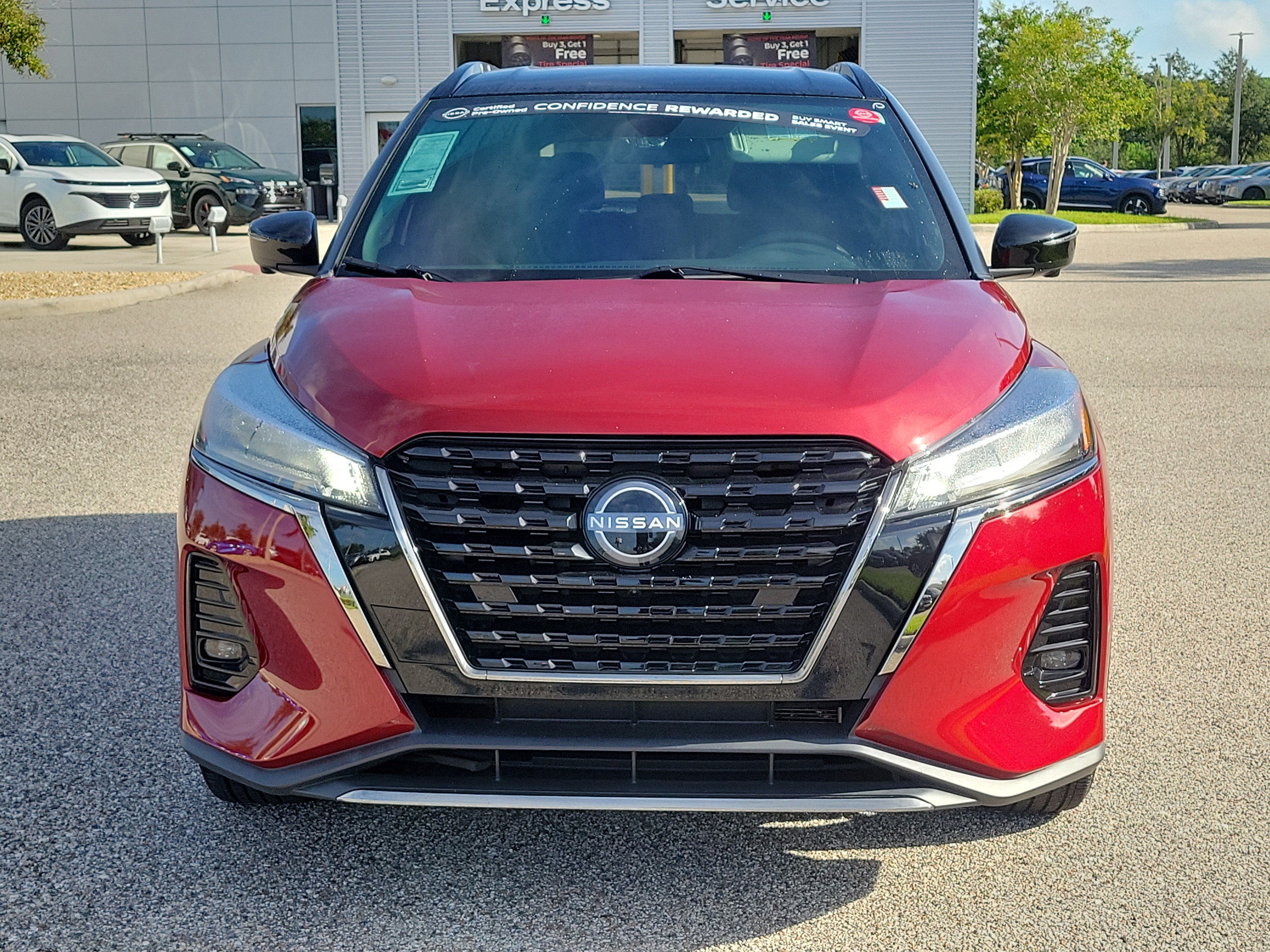 Certified 2023 Nissan Kicks SR FWD image 2
