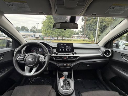 Used 2020 Kia Forte LXS FWD image 19
