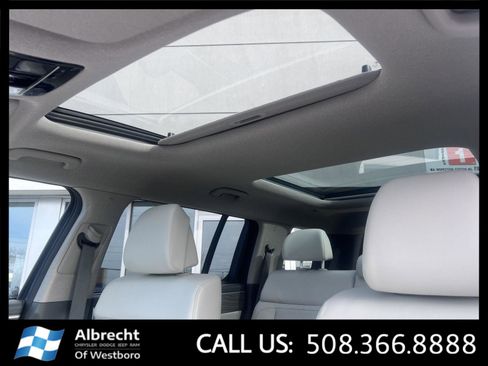 Used 2025 Hyundai Santa Fe Limited image 32