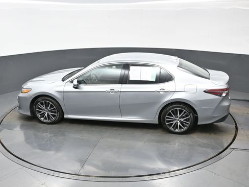 Used 2023 Toyota Camry XLE image 38