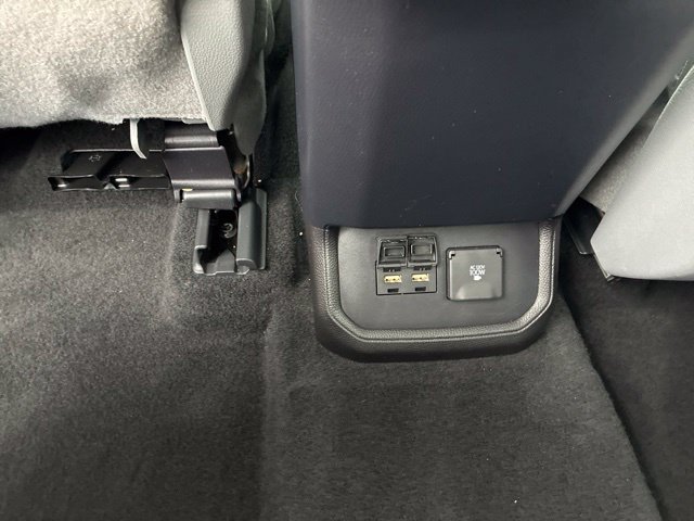 Used 2020 Toyota Highlander Limited AWD/4WD image 27