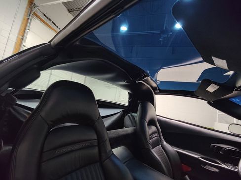 Used 2004 Chevrolet Corvette Coupe w/ Preferred Equipment Group image 16