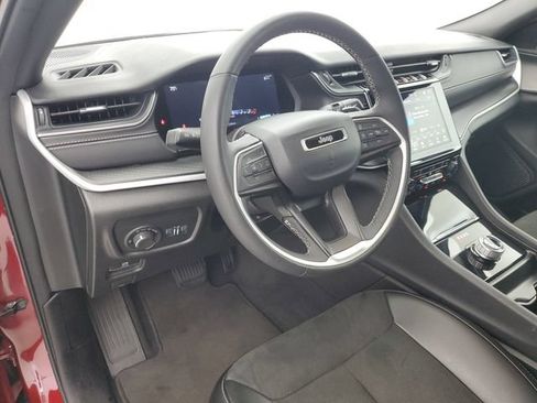 Used 2024 Jeep Grand Cherokee Altitude AWD/4WD image 18