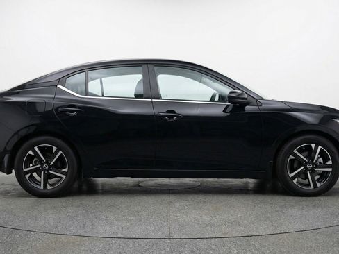 Used 2025 Nissan Sentra SV image 11