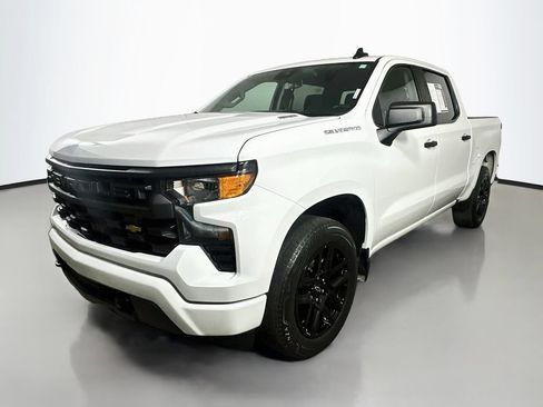 Used 2025 Chevrolet Silverado 1500 Custom RWD image 3