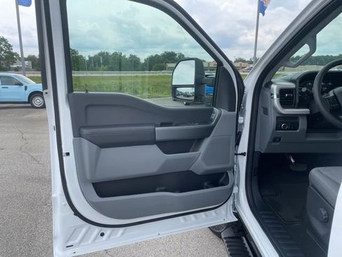 New 2026 Ford F250 XL w/ STX Appearance Package AWD/4WD image 23