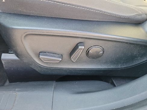 Used 2020 Ford Escape SE FWD image 20