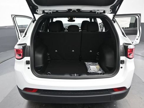 Used 2025 Jeep Compass Sport w/ Mopar Graphics Package AWD/4WD image 12