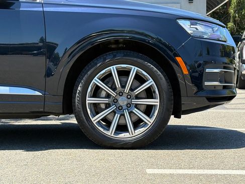 Used 2018 Audi Q7 3.0T Prestige w/ Prestige Package AWD/4WD image 32