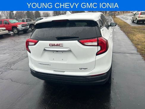 Used 2024 GMC Terrain SLE image 6