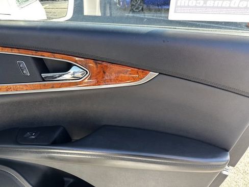 Used 2017 Lincoln MKX Reserve w/ Lincoln MKX Climate Package image 35